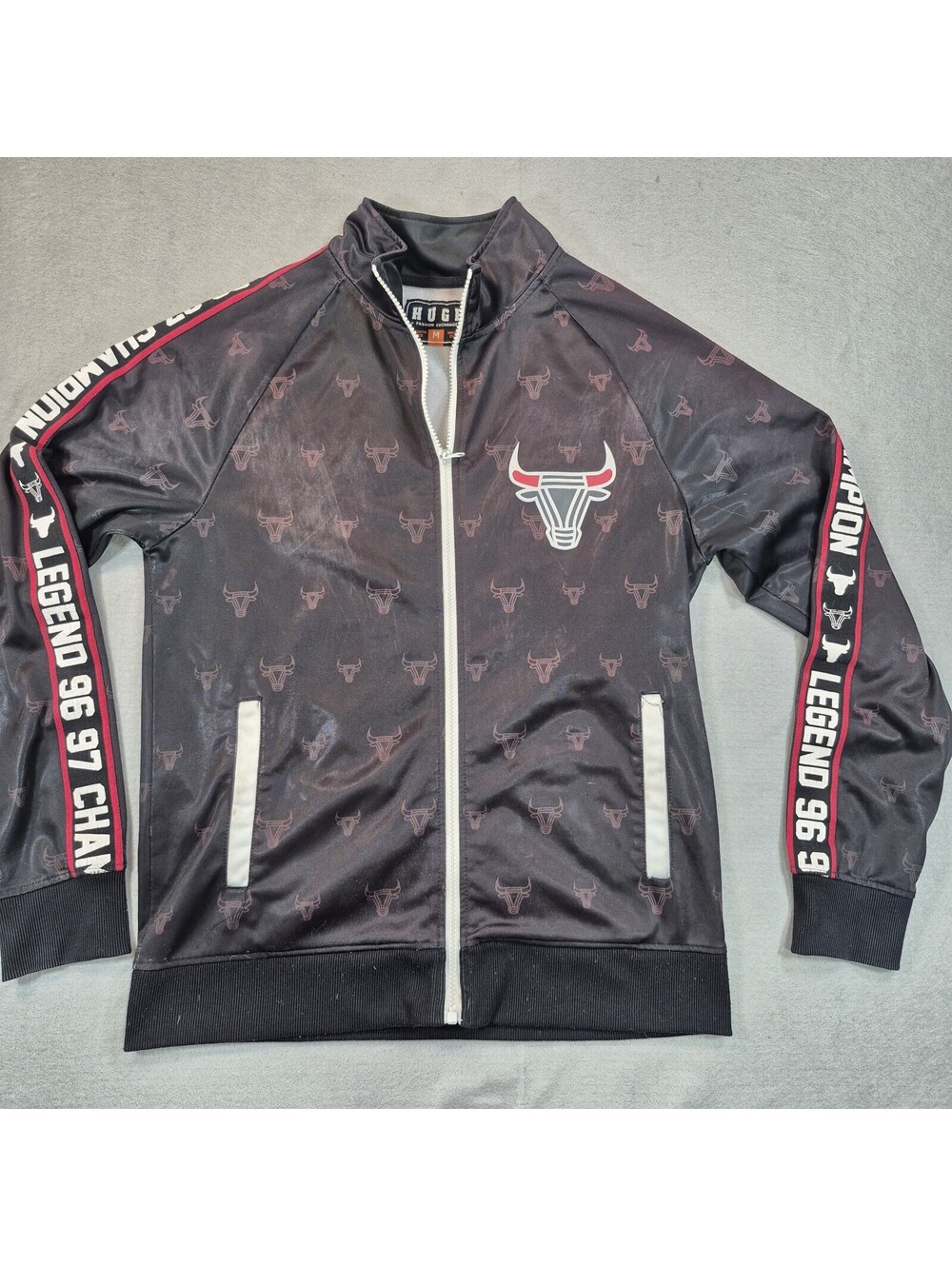 Huge Apparel Jacket Mens Medium Chicago Bulls 1996-97 Champion Legend Zip Up